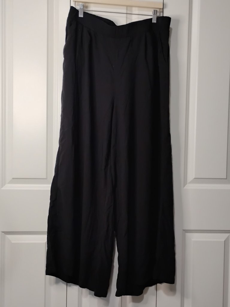 Torrid Women's Deep Black High Rise Pull-On Wide Leg Pants Size 2